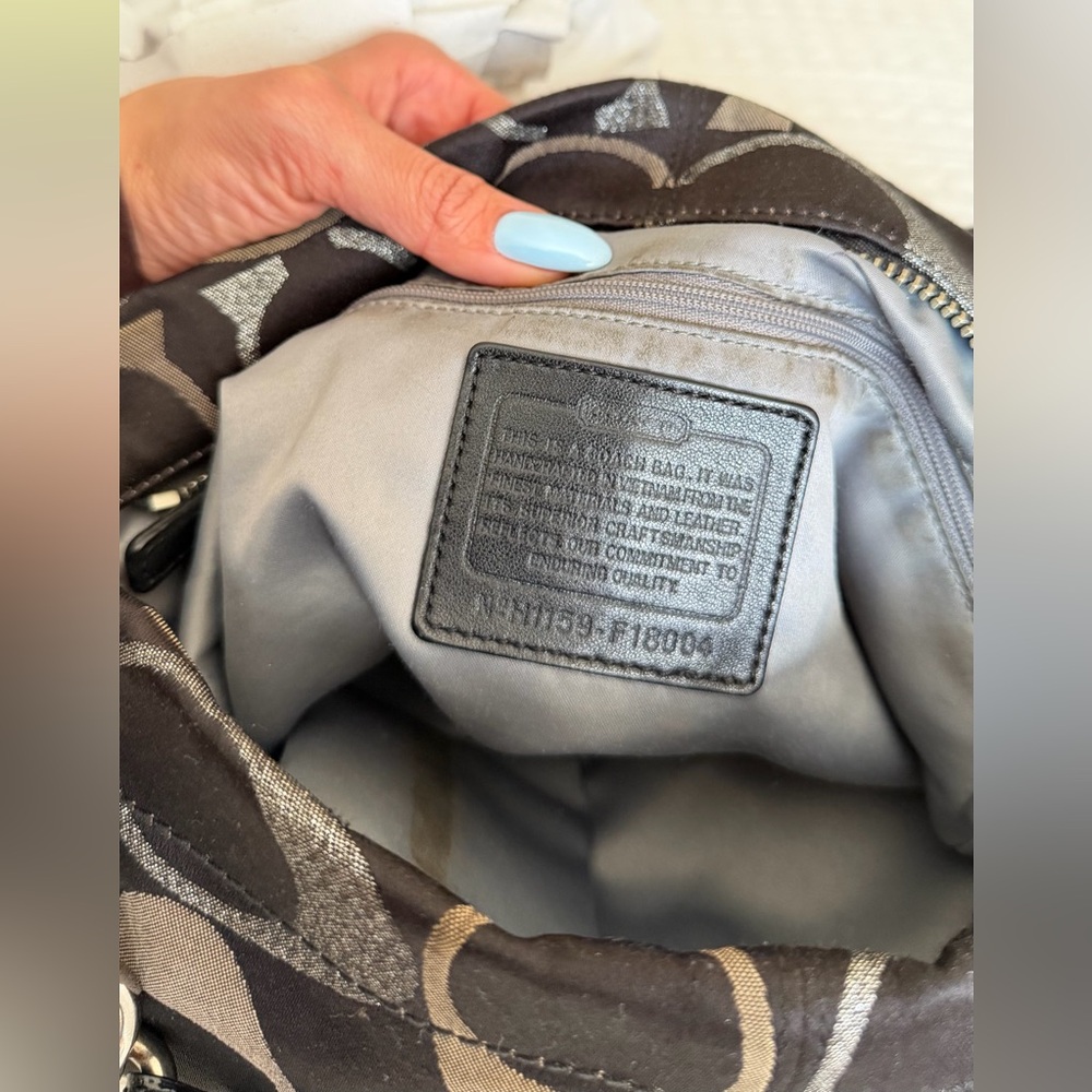 Black coach purse - Picture 4 of 6